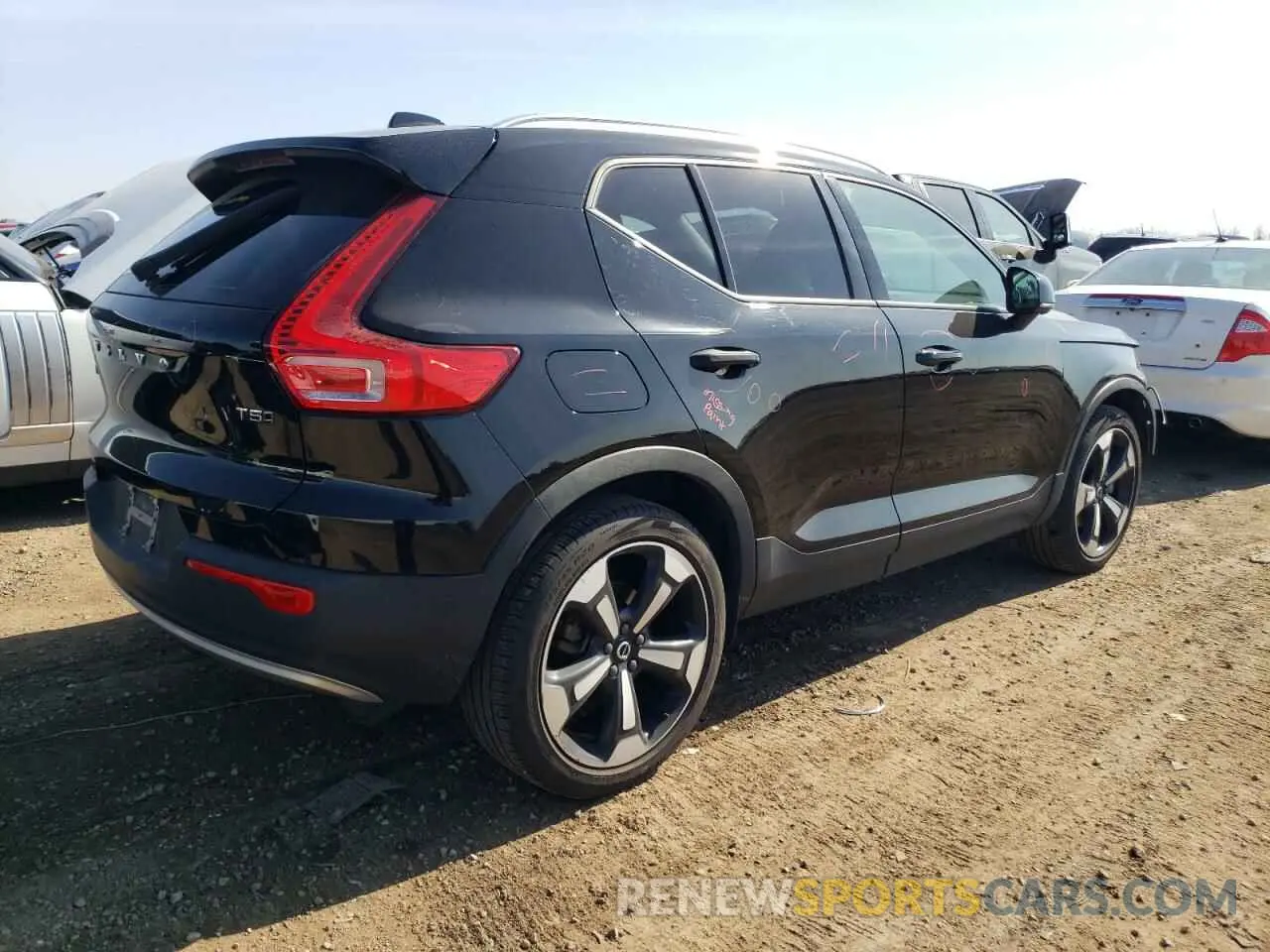 3 Photograph of a damaged car YV4162UK7L2287983 VOLVO XC40 2020