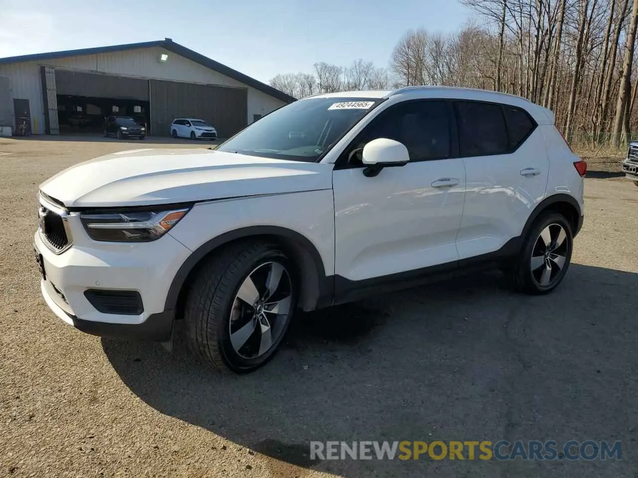 1 Photograph of a damaged car YV4162UK8L2177380 VOLVO XC40 2020