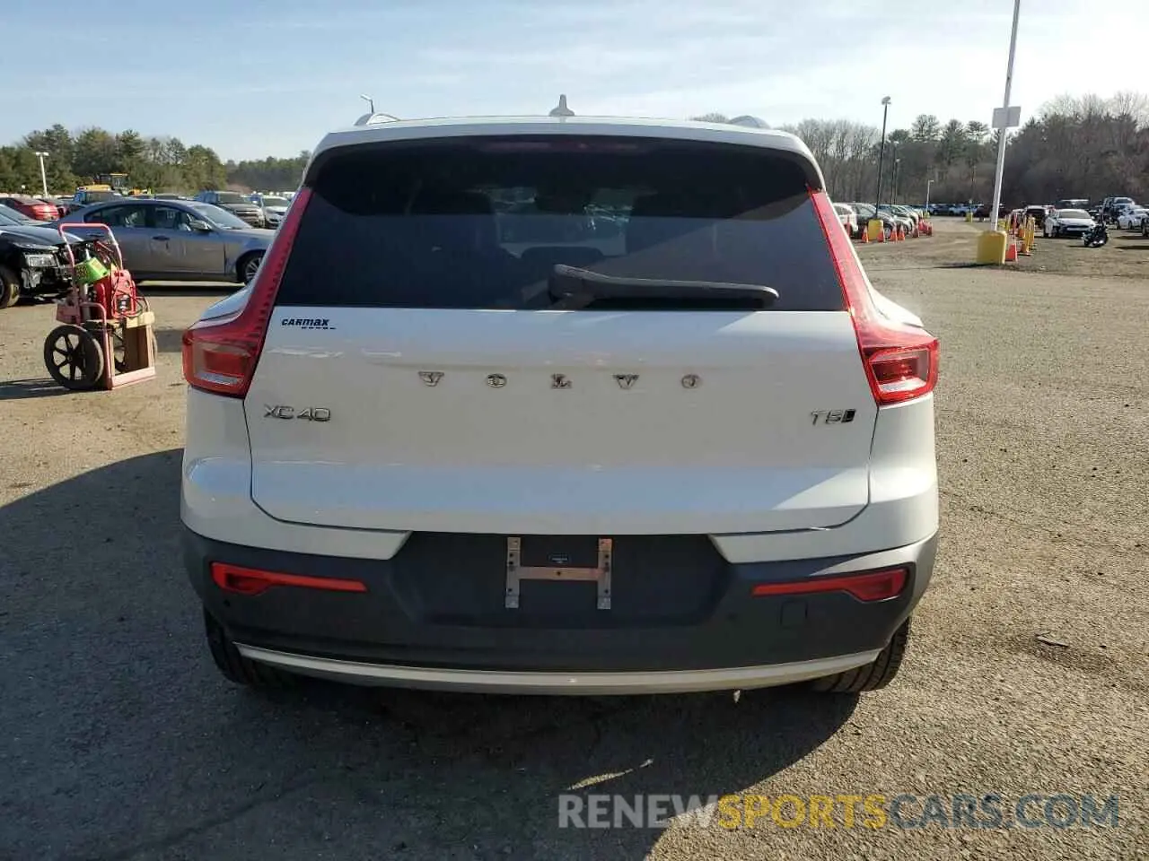 6 Photograph of a damaged car YV4162UK8L2177380 VOLVO XC40 2020