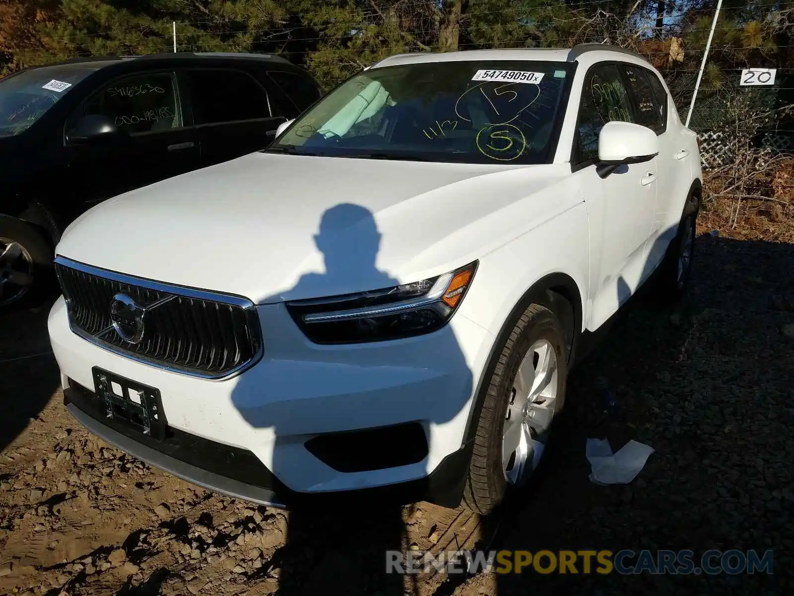 2 Photograph of a damaged car YV4162UK9L2232533 VOLVO XC40 2020