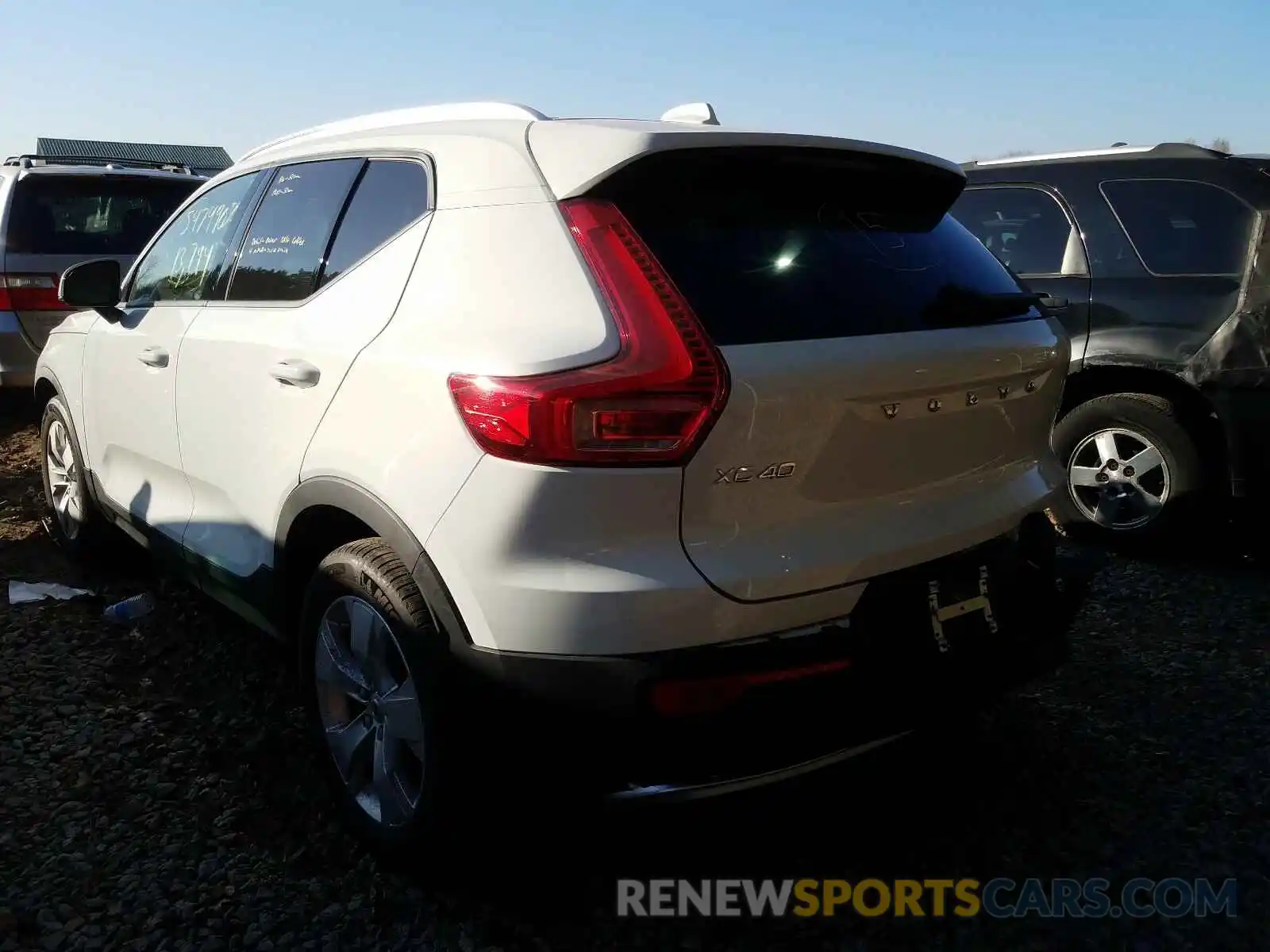 3 Photograph of a damaged car YV4162UK9L2232533 VOLVO XC40 2020