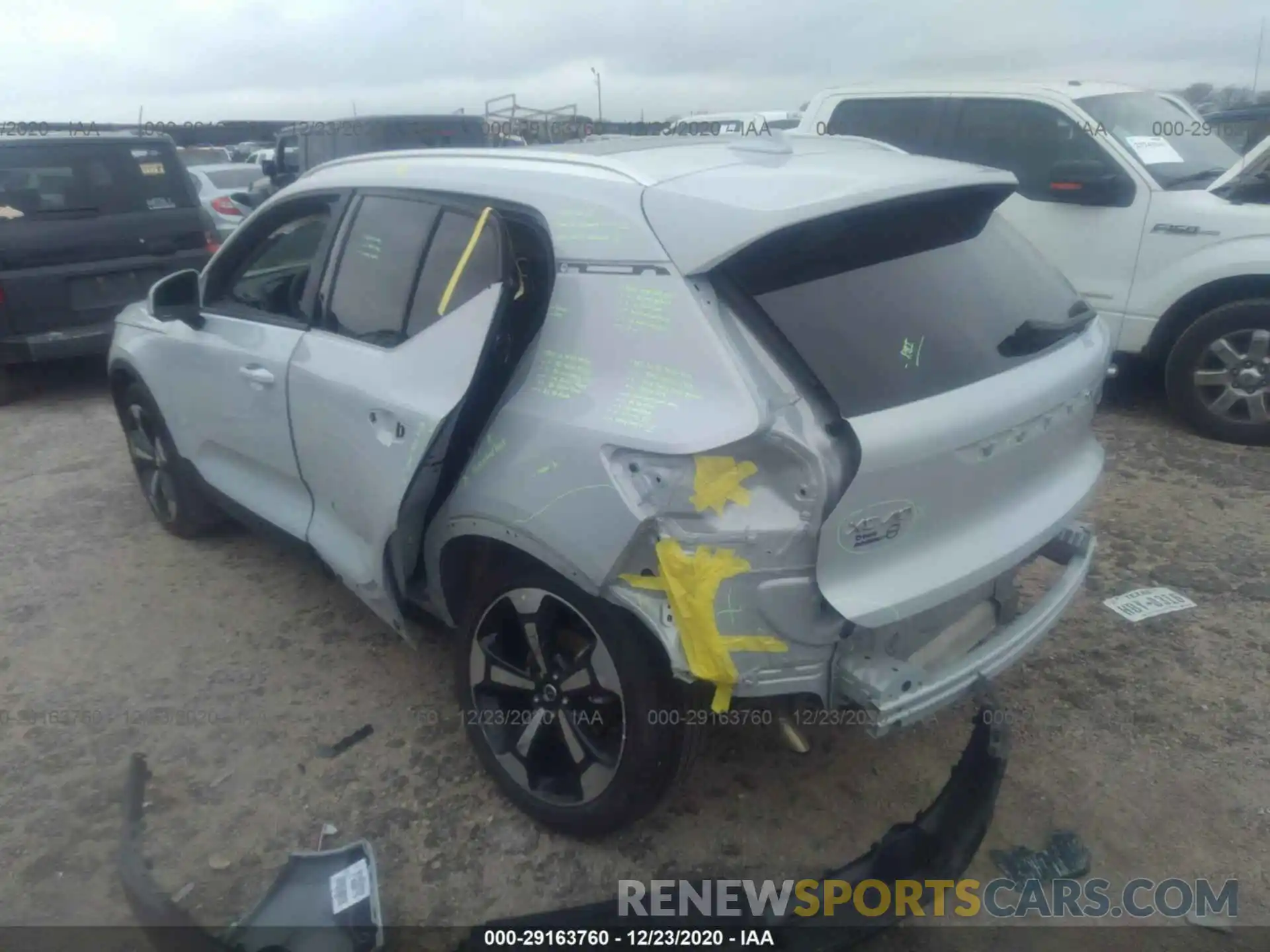 6 Photograph of a damaged car YV4162UK9L2286267 VOLVO XC40 2020