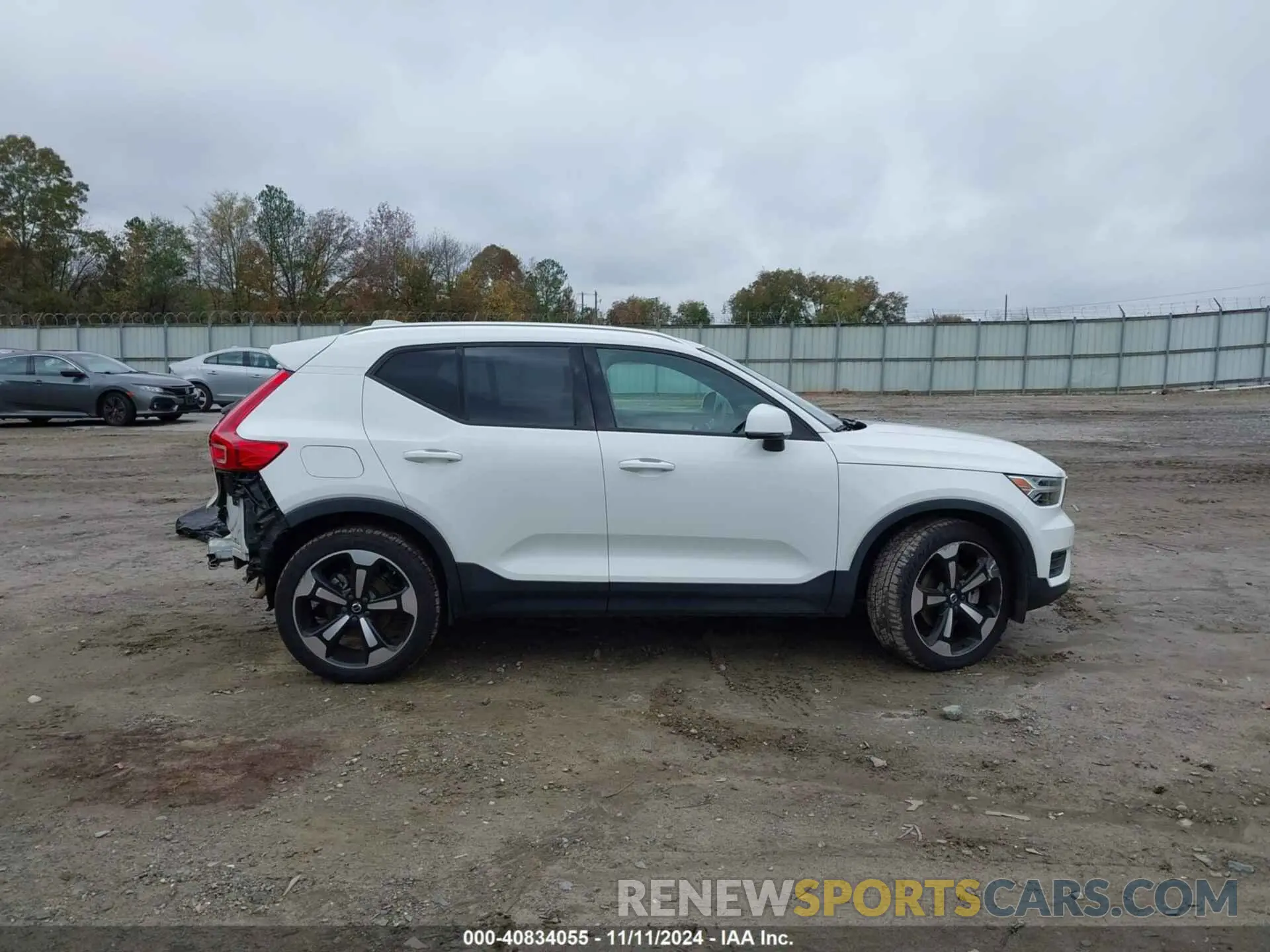 14 Photograph of a damaged car YV4162UK9L2343082 VOLVO XC40 2020