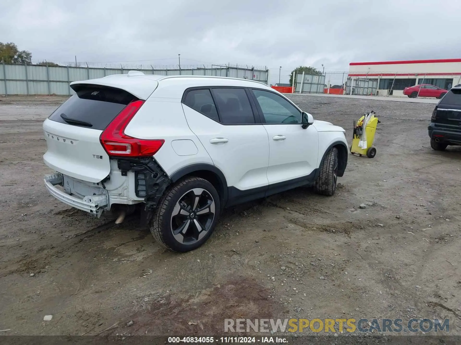 4 Photograph of a damaged car YV4162UK9L2343082 VOLVO XC40 2020
