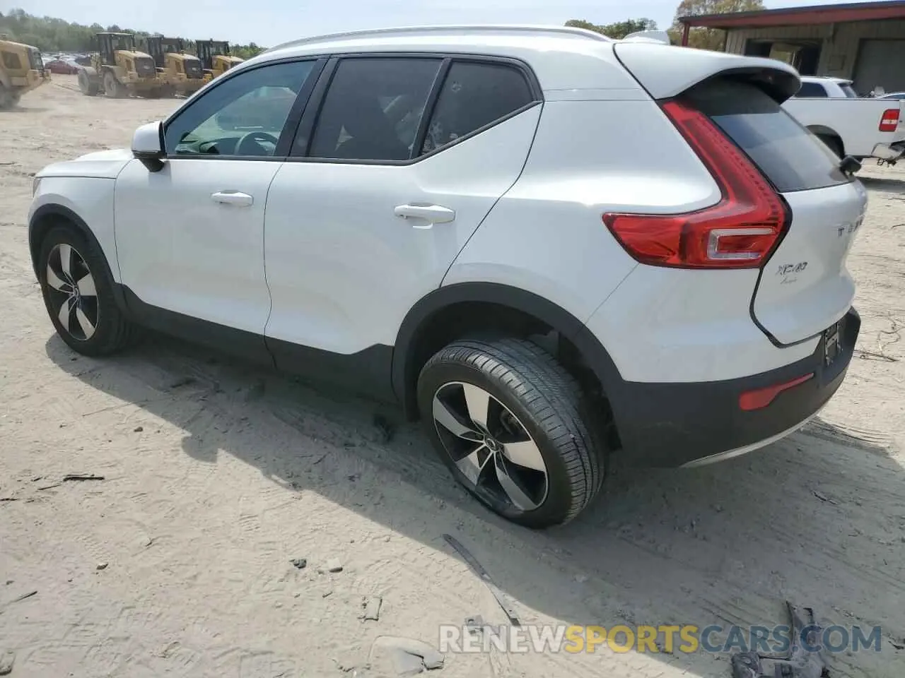 2 Photograph of a damaged car YV4162UKXL2343947 VOLVO XC40 2020