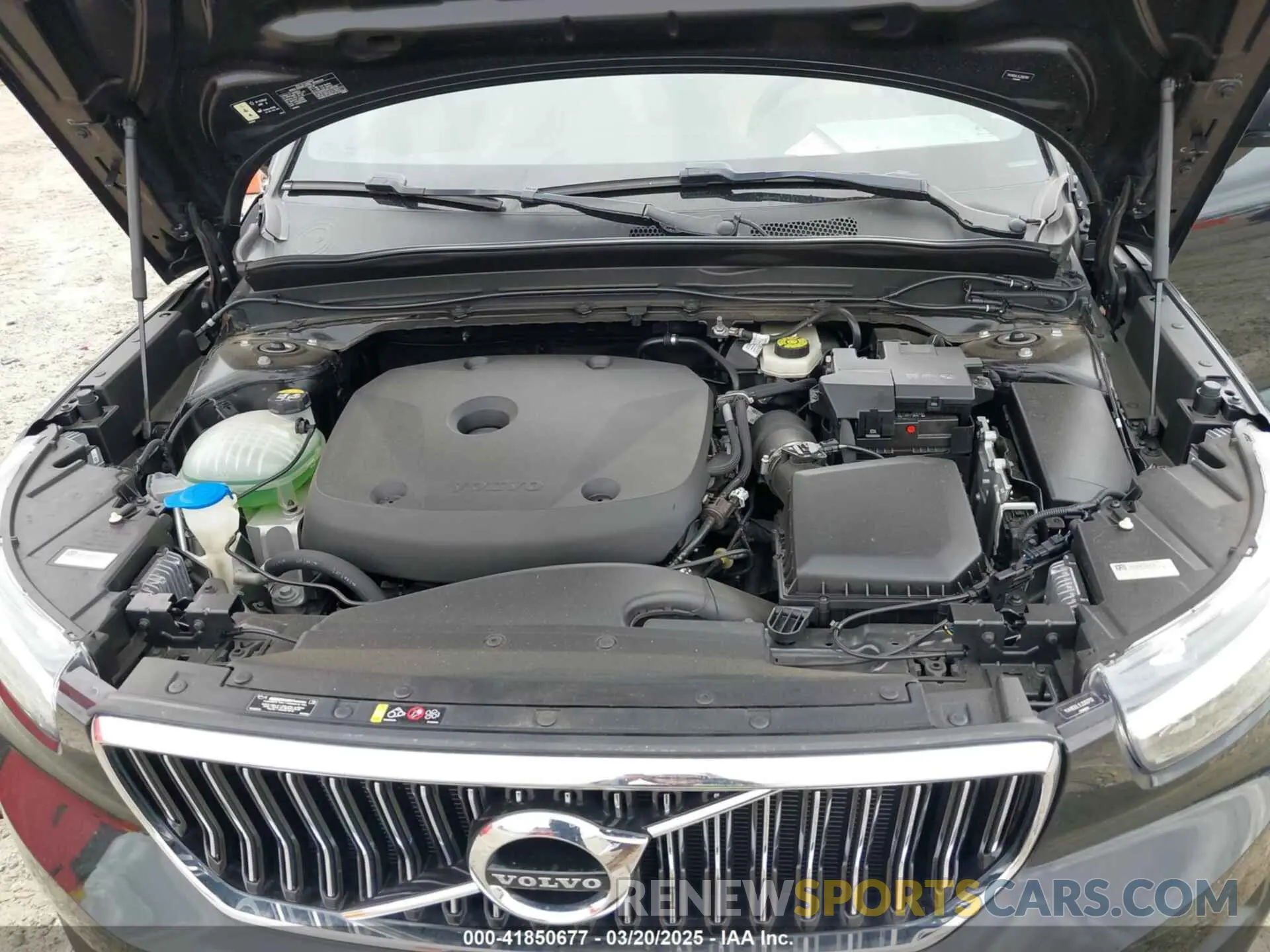 10 Photograph of a damaged car YV4162UL1L2262702 VOLVO XC40 2020