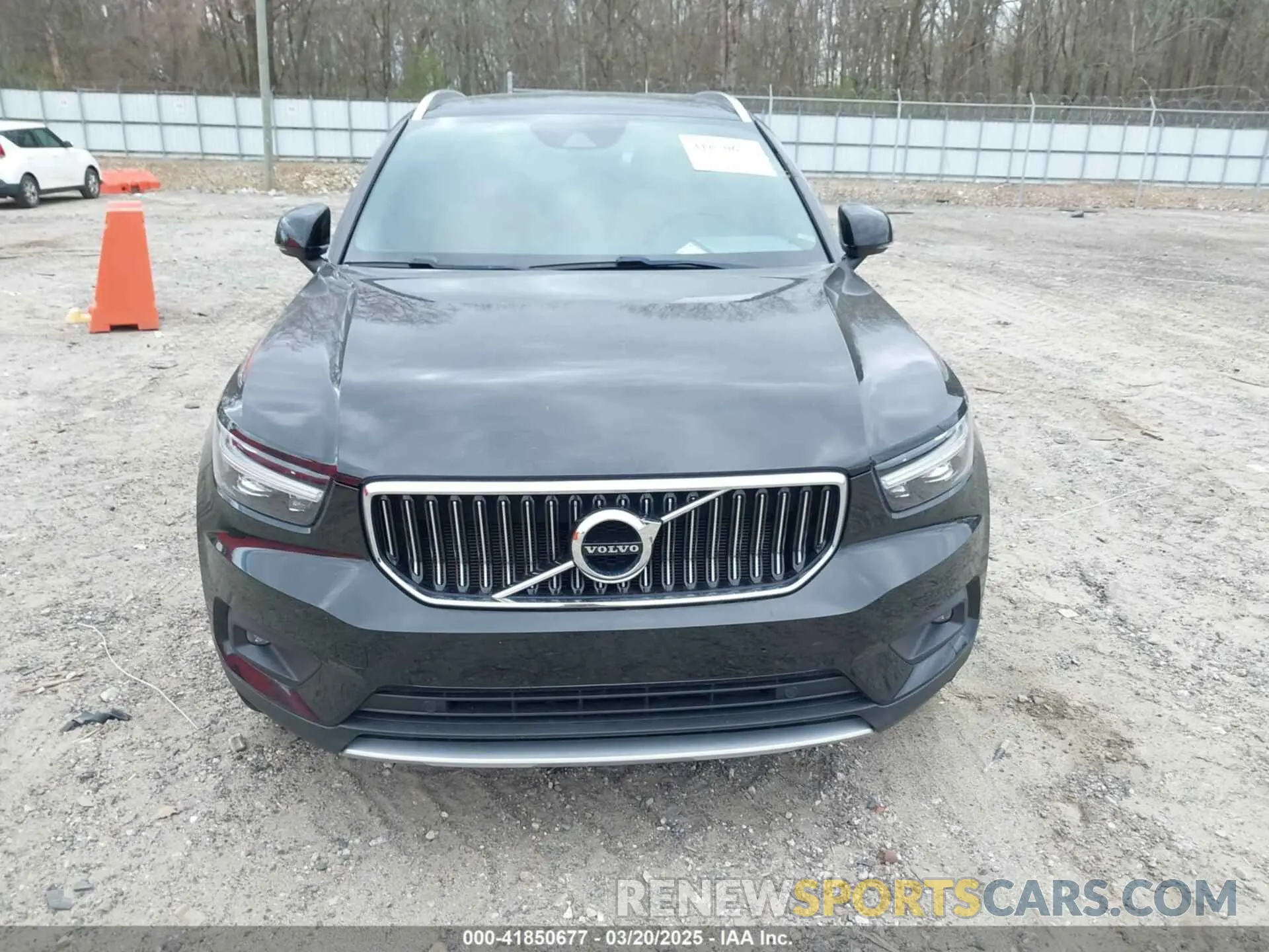 12 Photograph of a damaged car YV4162UL1L2262702 VOLVO XC40 2020