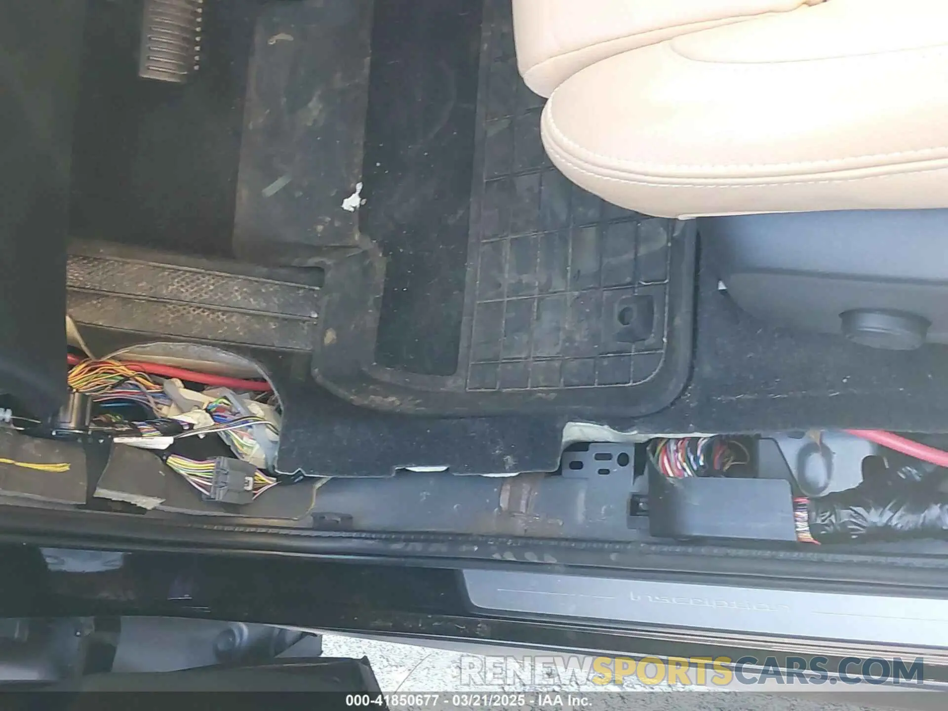 17 Photograph of a damaged car YV4162UL1L2262702 VOLVO XC40 2020