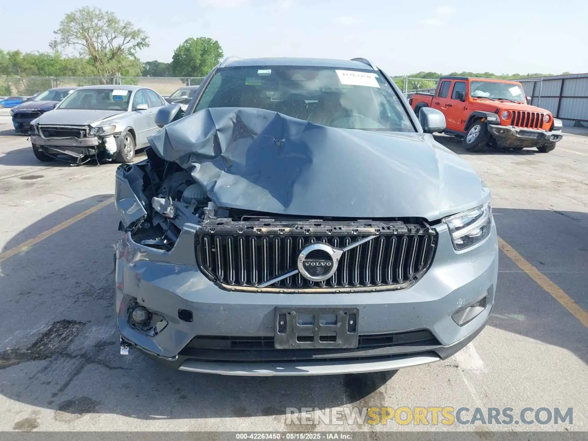 12 Photograph of a damaged car YV4162UL2L2306951 VOLVO XC40 2020
