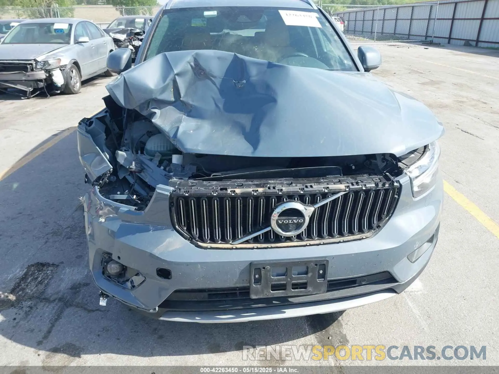 6 Photograph of a damaged car YV4162UL2L2306951 VOLVO XC40 2020