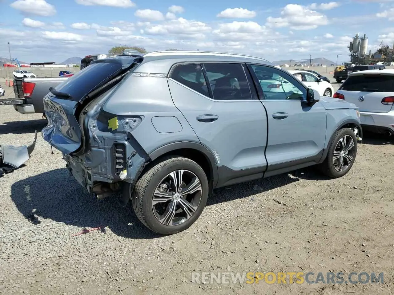 3 Photograph of a damaged car YV4162UL3L2245240 VOLVO XC40 2020