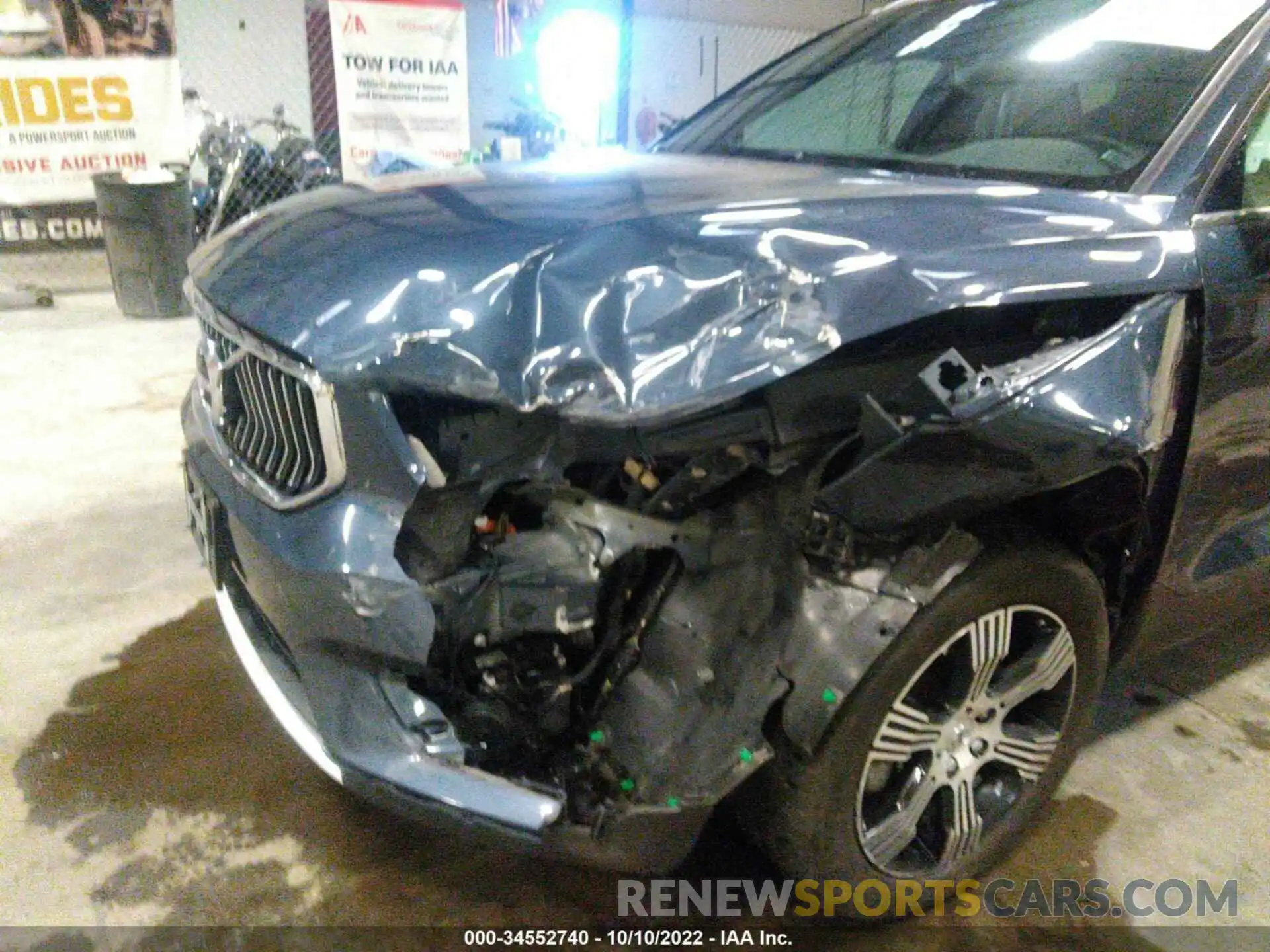 6 Photograph of a damaged car YV4162UL4L2205636 VOLVO XC40 2020