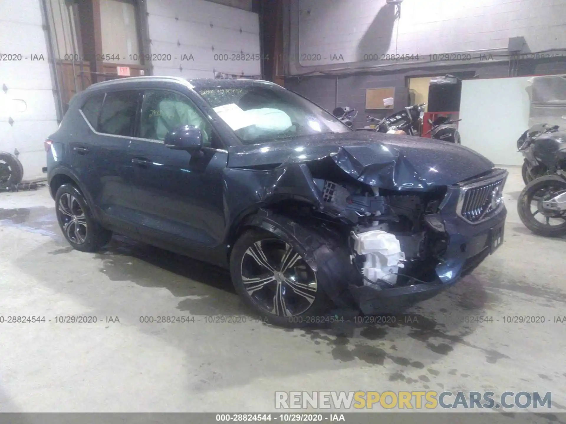 1 Photograph of a damaged car YV4162UL5L2209937 VOLVO XC40 2020