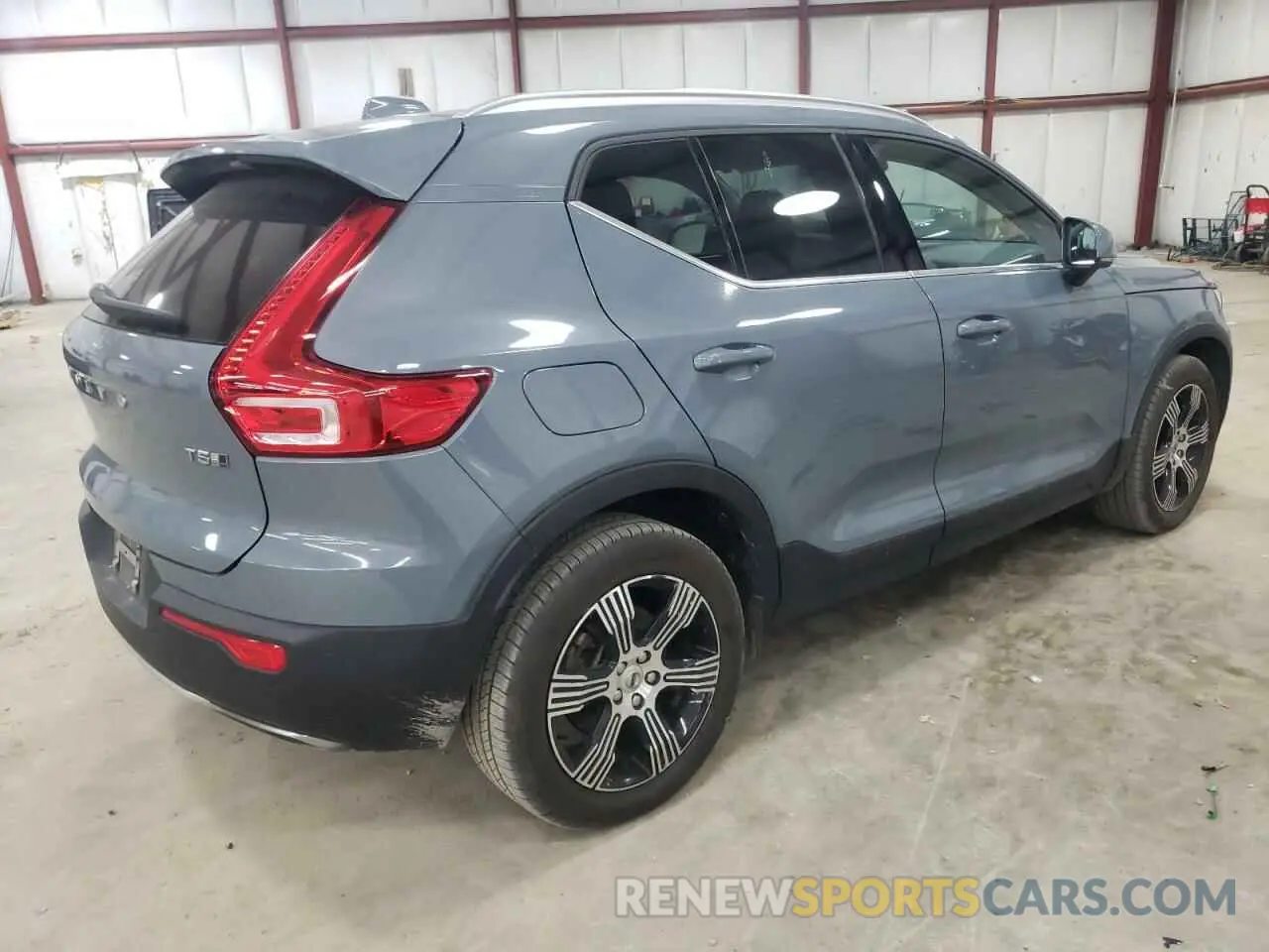 3 Photograph of a damaged car YV4162UL7L2293906 VOLVO XC40 2020