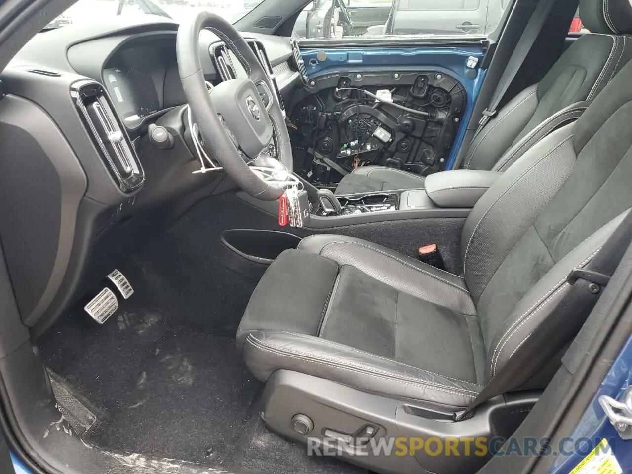 7 Photograph of a damaged car YV4162UM0L2307461 VOLVO XC40 2020
