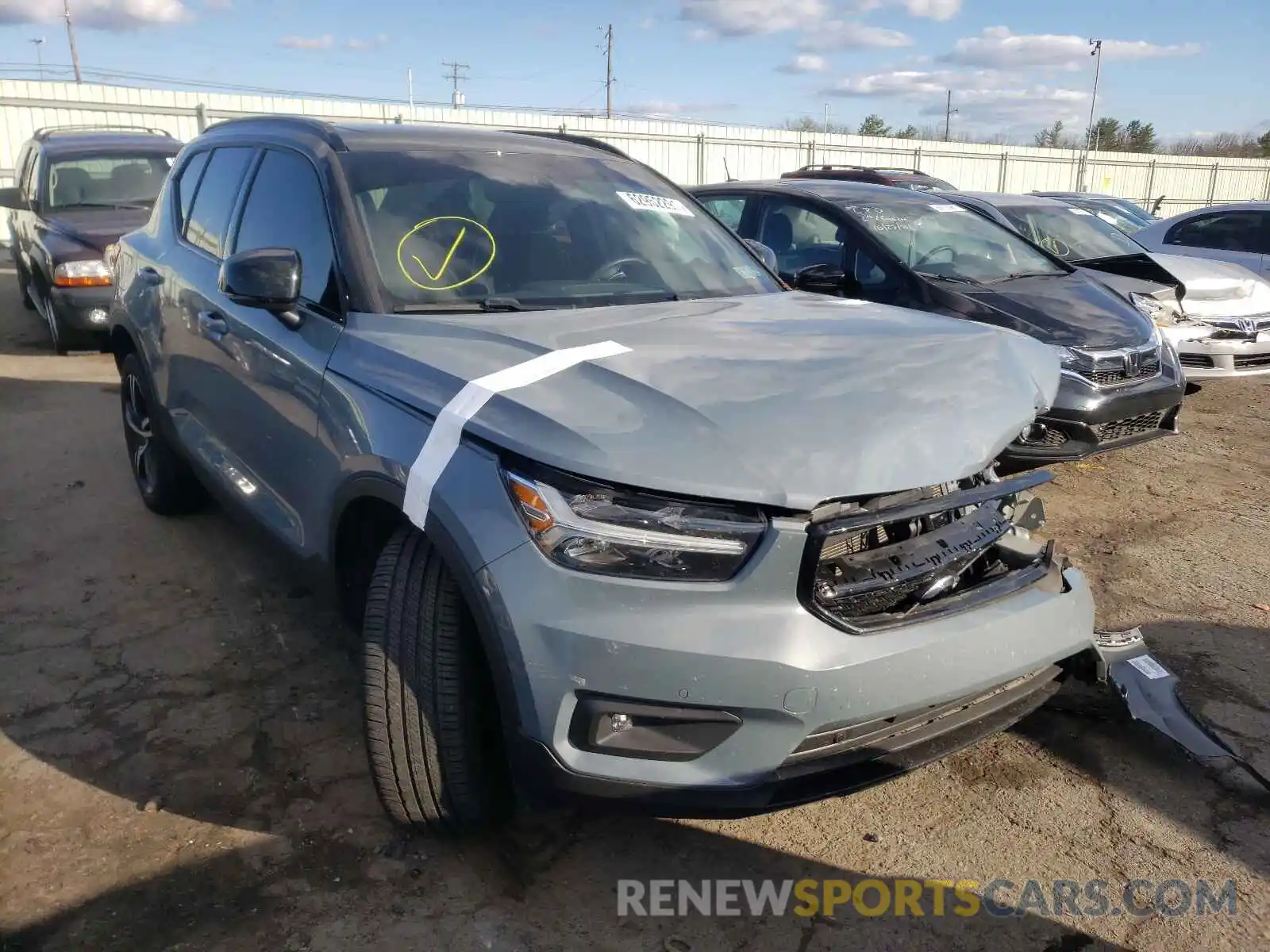 1 Photograph of a damaged car YV4162UM2L2210150 VOLVO XC40 2020