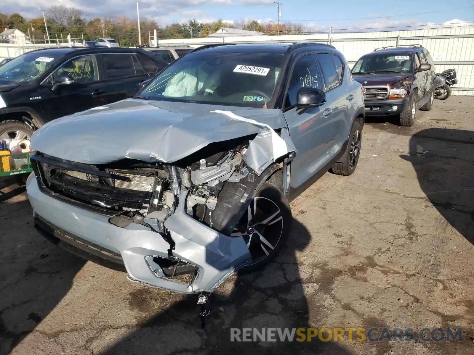 2 Photograph of a damaged car YV4162UM2L2210150 VOLVO XC40 2020