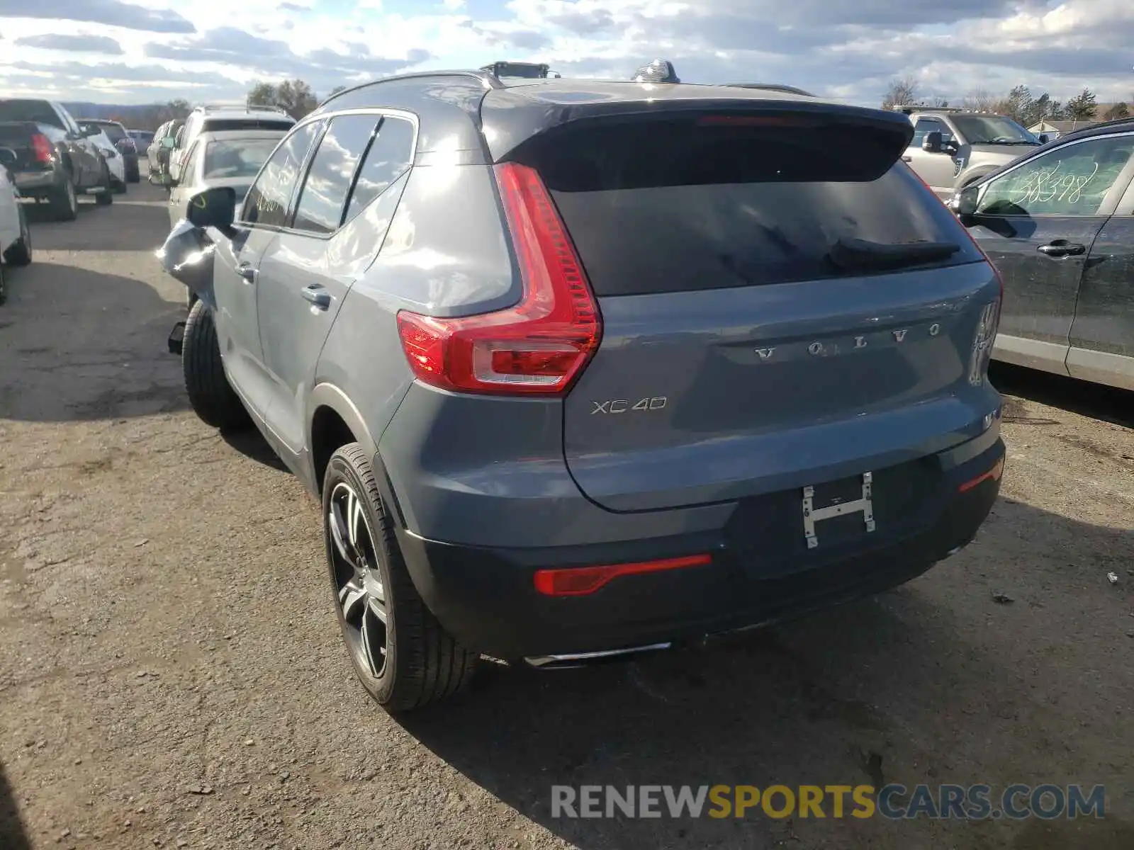 3 Photograph of a damaged car YV4162UM2L2210150 VOLVO XC40 2020