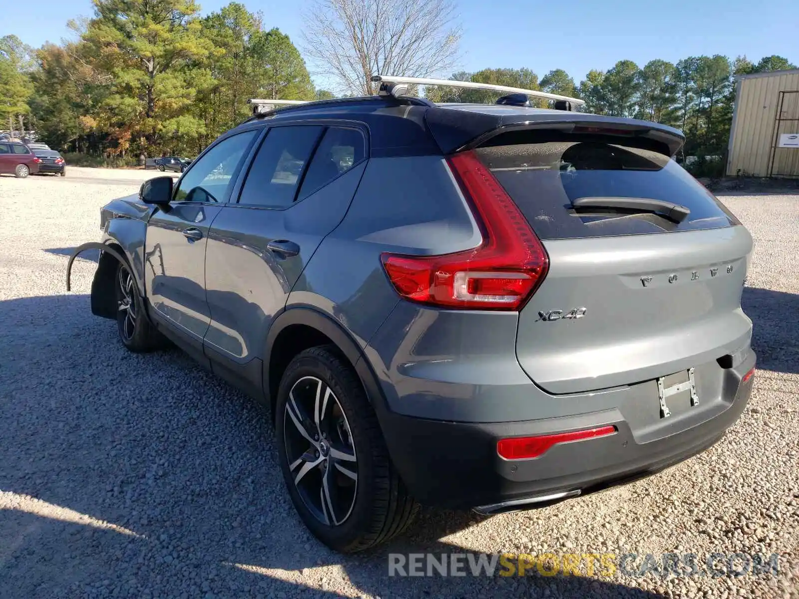 3 Photograph of a damaged car YV4162UM3L2337831 VOLVO XC40 2020