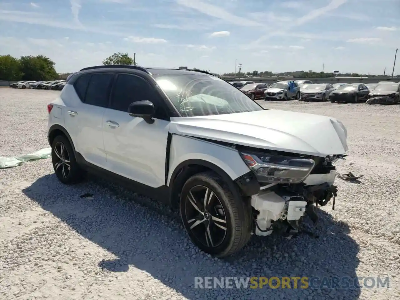 1 Photograph of a damaged car YV4162UM5L2198186 VOLVO XC40 2020