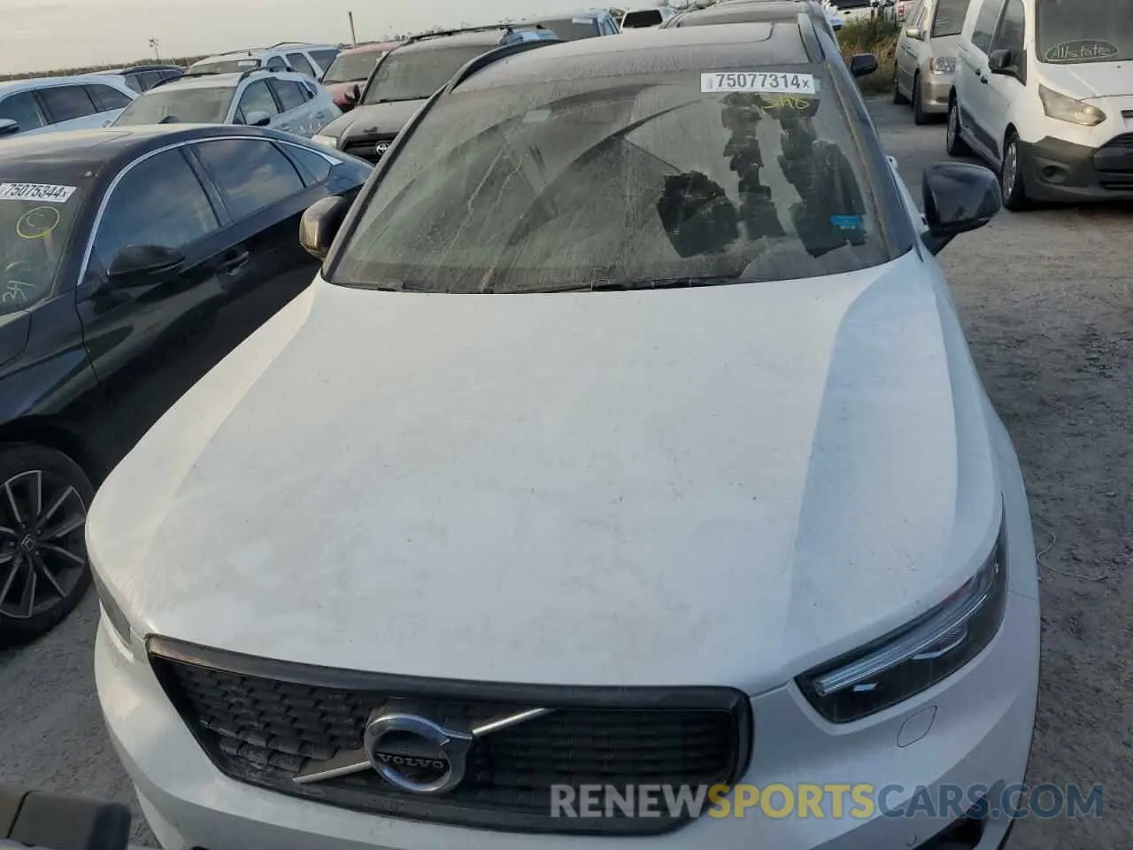 5 Photograph of a damaged car YV4162UM5L2250139 VOLVO XC40 2020