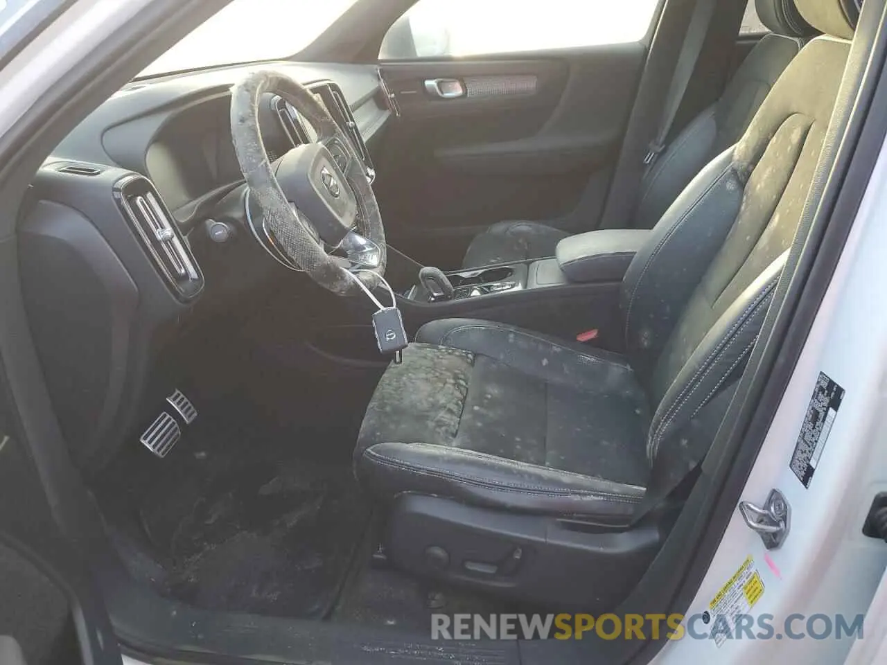 7 Photograph of a damaged car YV4162UM5L2250139 VOLVO XC40 2020