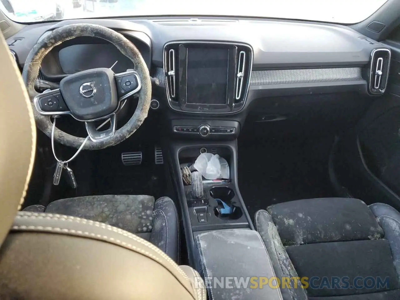 8 Photograph of a damaged car YV4162UM5L2250139 VOLVO XC40 2020