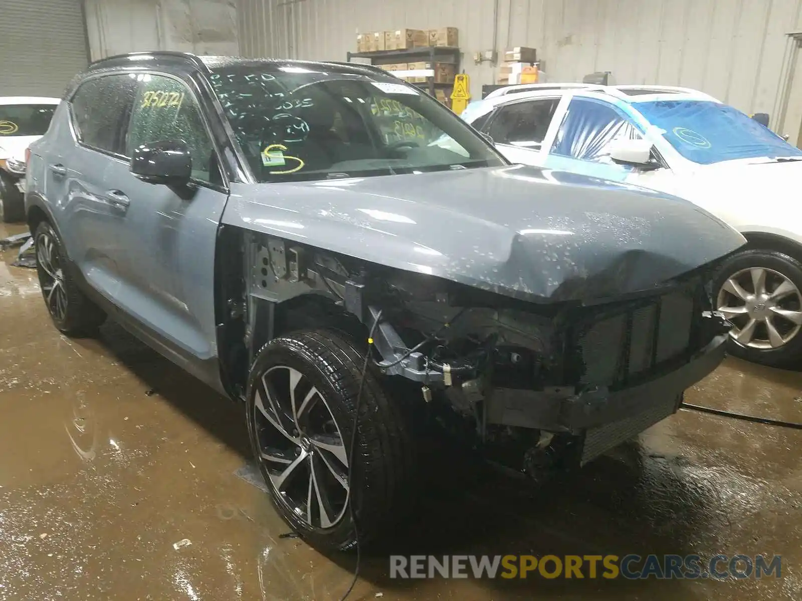 1 Photograph of a damaged car YV4162UM5L2270035 VOLVO XC40 2020