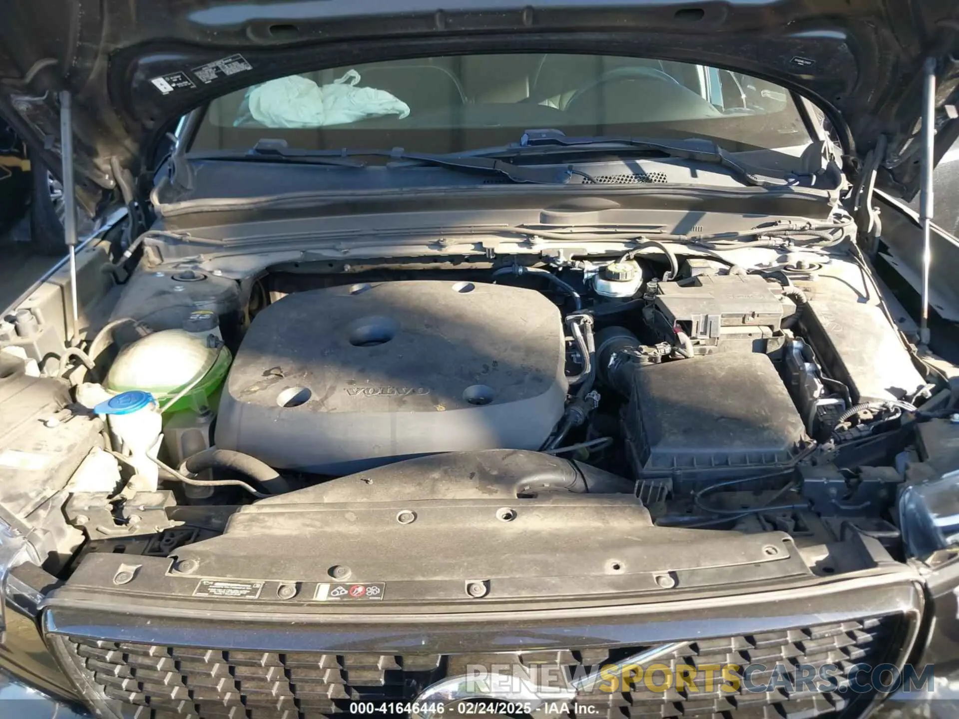 10 Photograph of a damaged car YV4162UM6L2224973 VOLVO XC40 2020