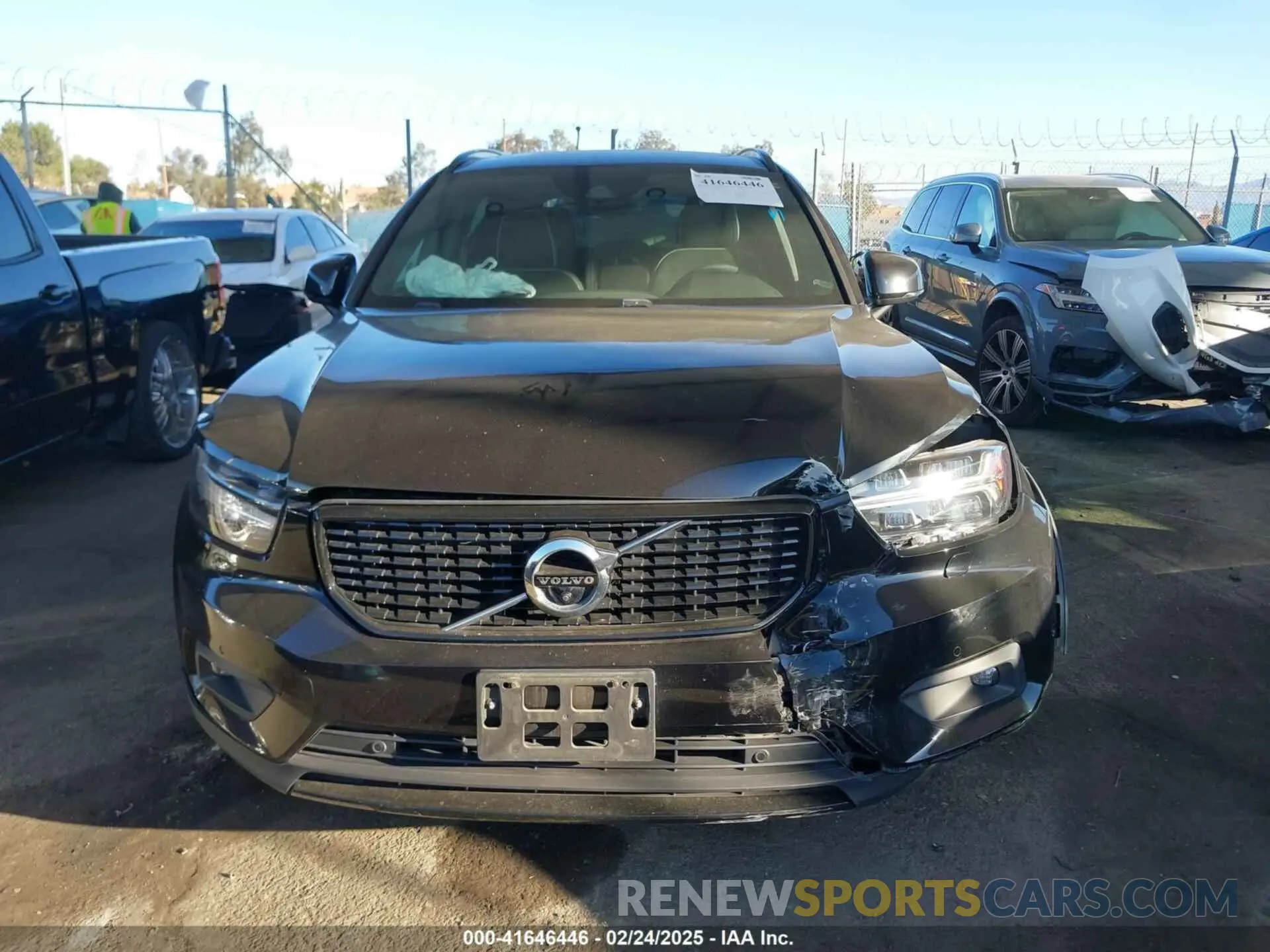 12 Photograph of a damaged car YV4162UM6L2224973 VOLVO XC40 2020