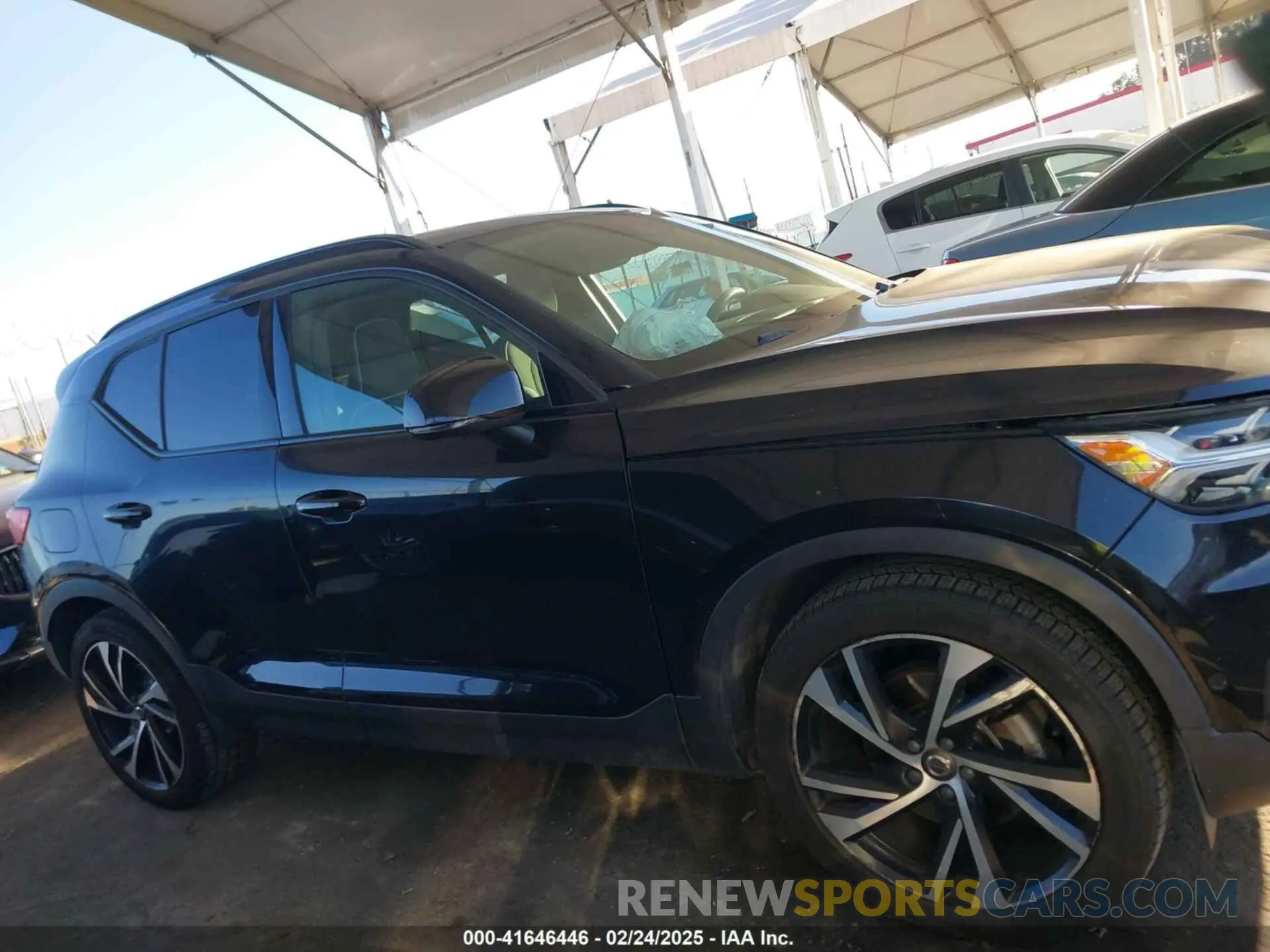 13 Photograph of a damaged car YV4162UM6L2224973 VOLVO XC40 2020