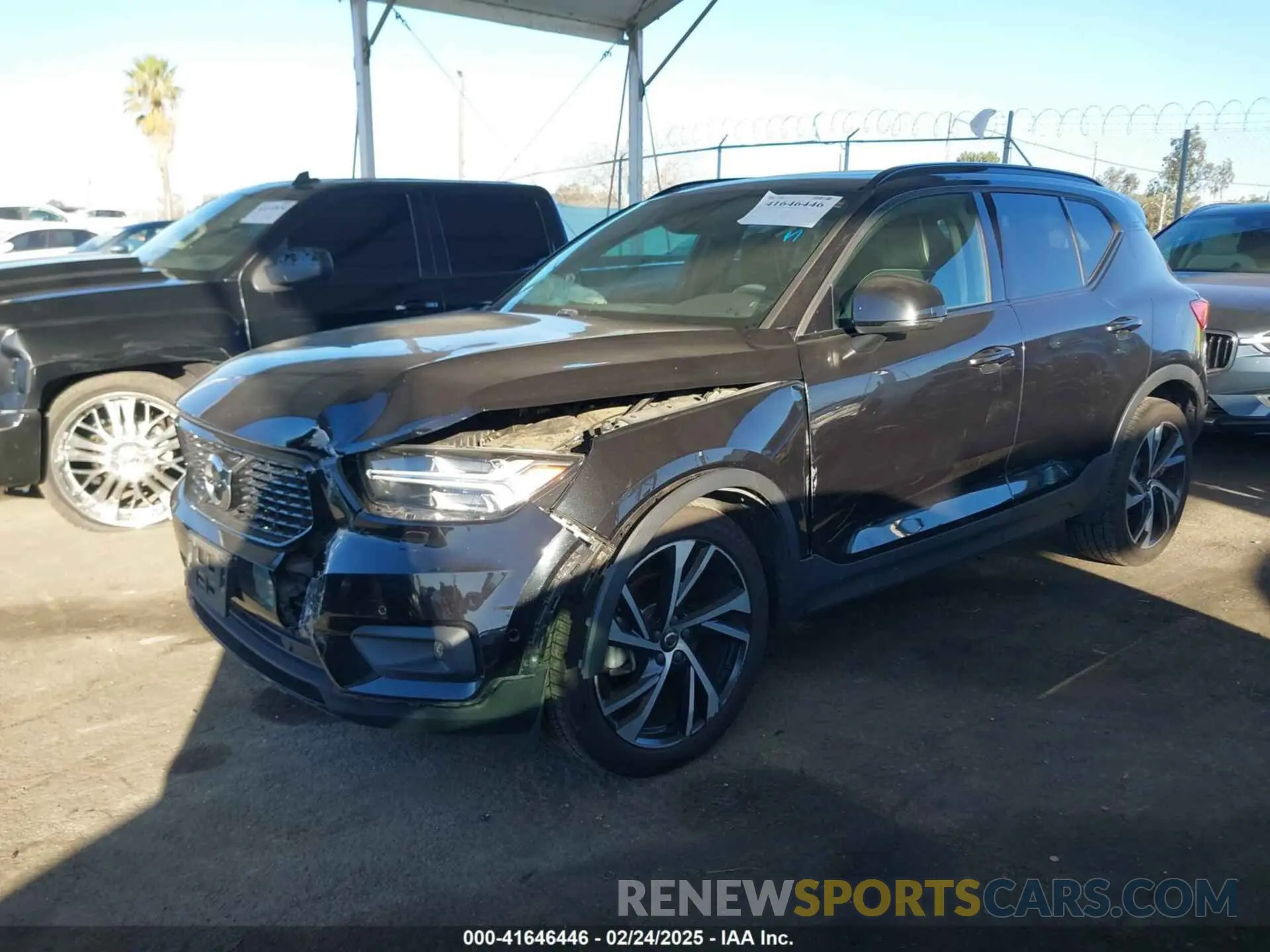 2 Photograph of a damaged car YV4162UM6L2224973 VOLVO XC40 2020