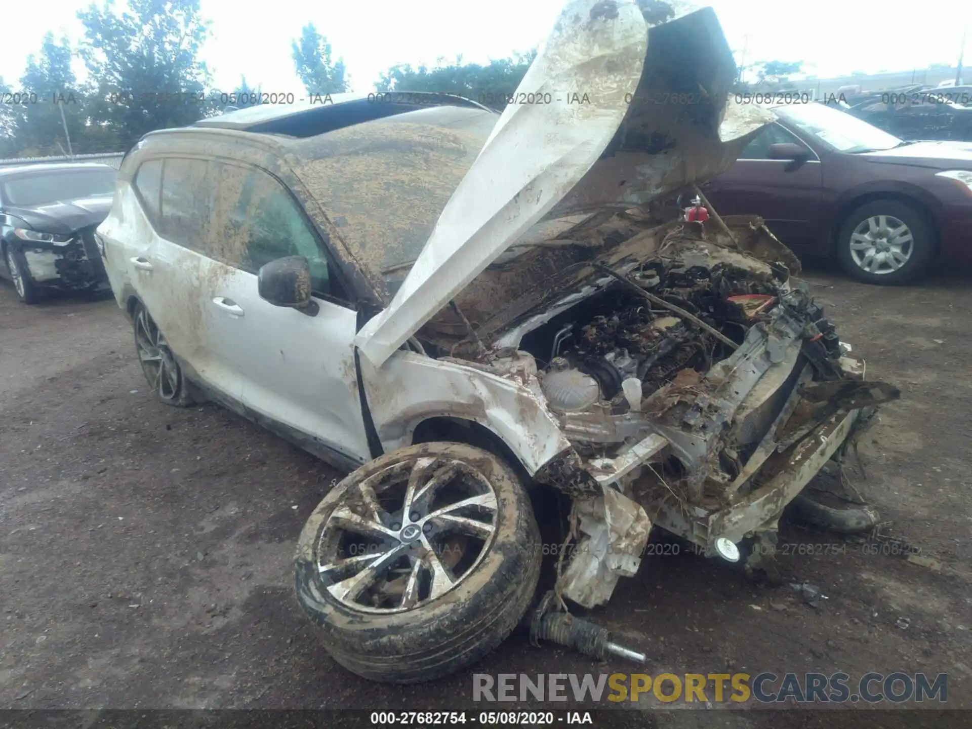 1 Photograph of a damaged car YV4162UM7L2237585 VOLVO XC40 2020