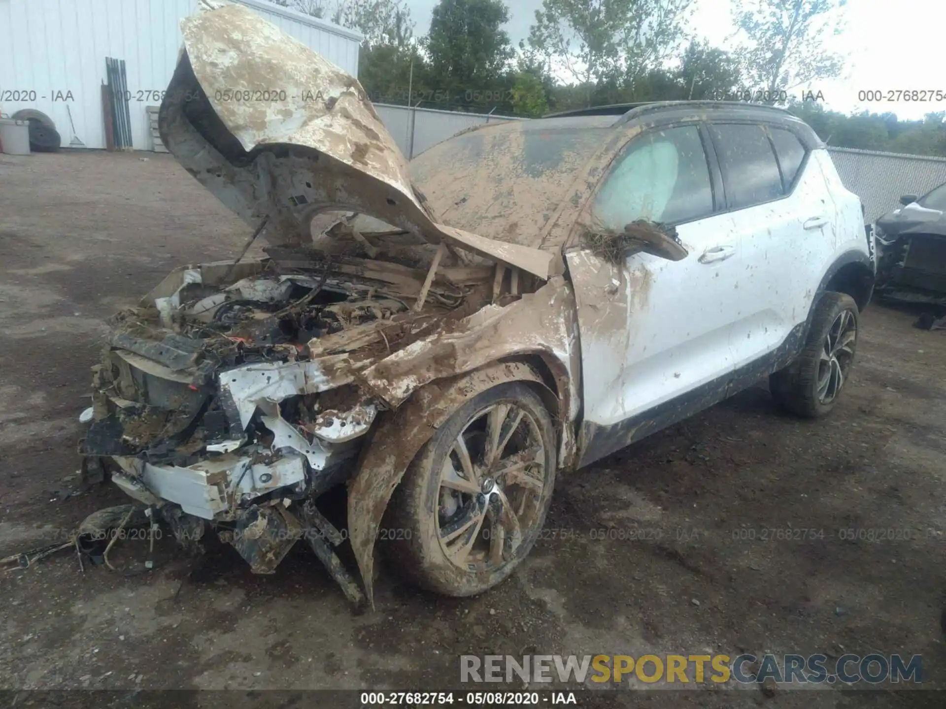 2 Photograph of a damaged car YV4162UM7L2237585 VOLVO XC40 2020