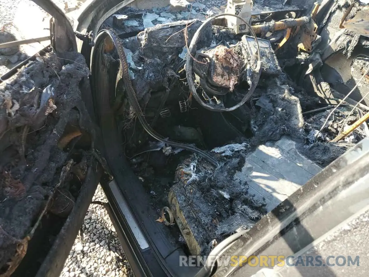 8 Photograph of a damaged car YV4162UM8L2184542 VOLVO XC40 2020