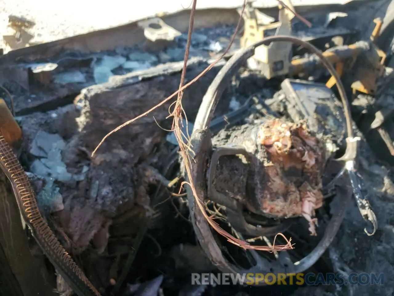 9 Photograph of a damaged car YV4162UM8L2184542 VOLVO XC40 2020
