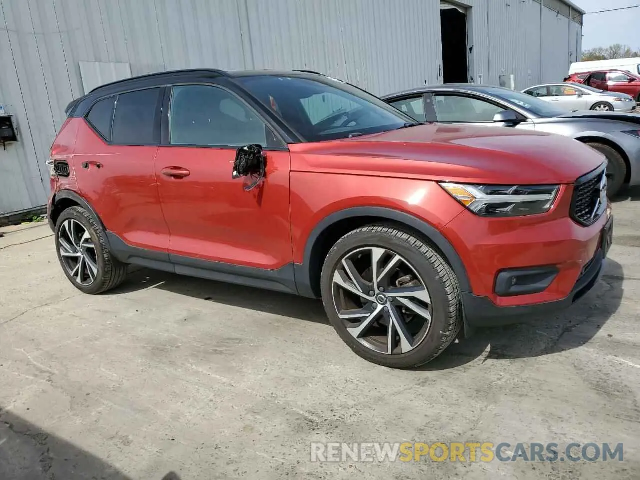 4 Photograph of a damaged car YV4162UM8L2187070 VOLVO XC40 2020