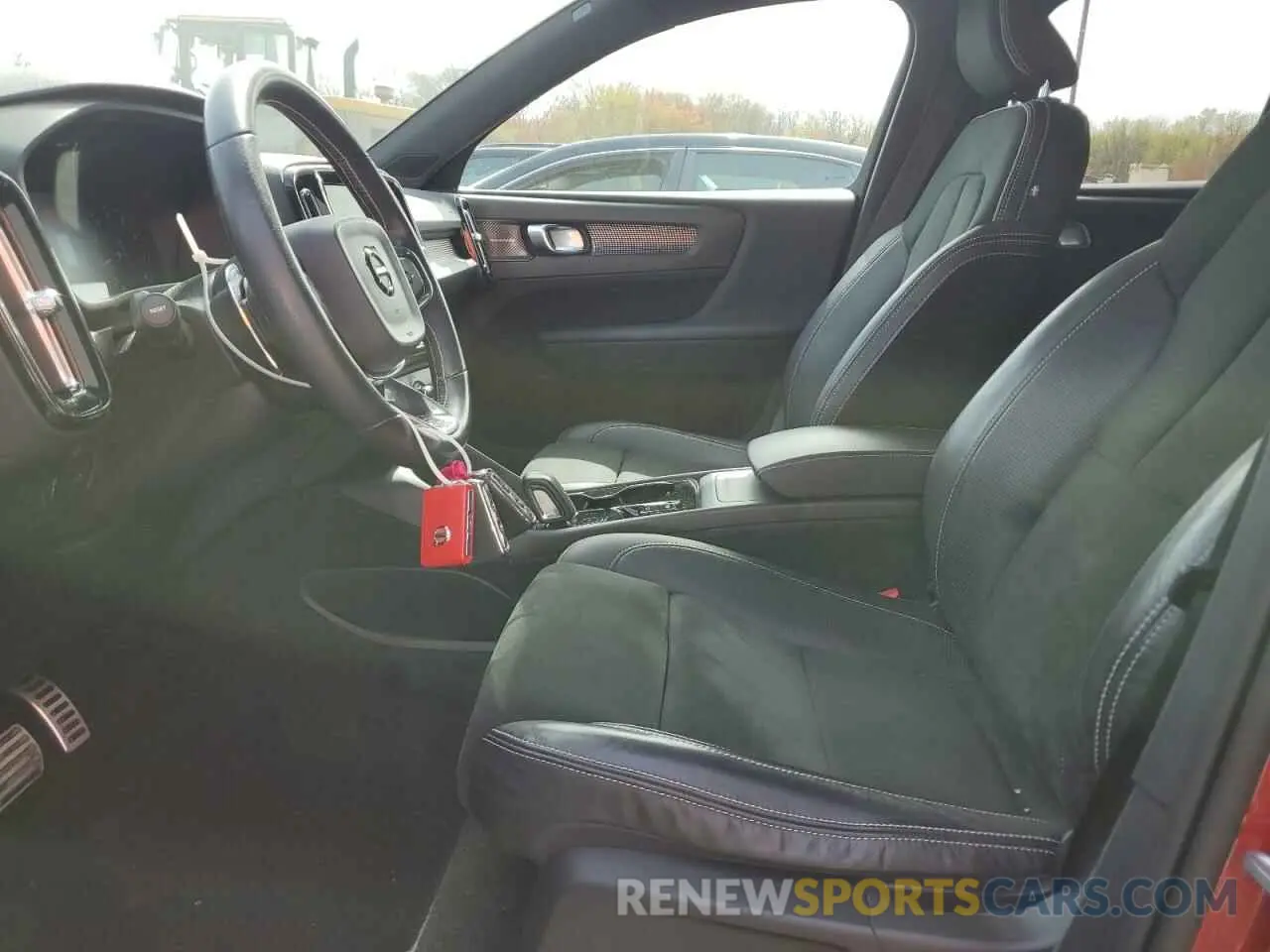 7 Photograph of a damaged car YV4162UM8L2187070 VOLVO XC40 2020