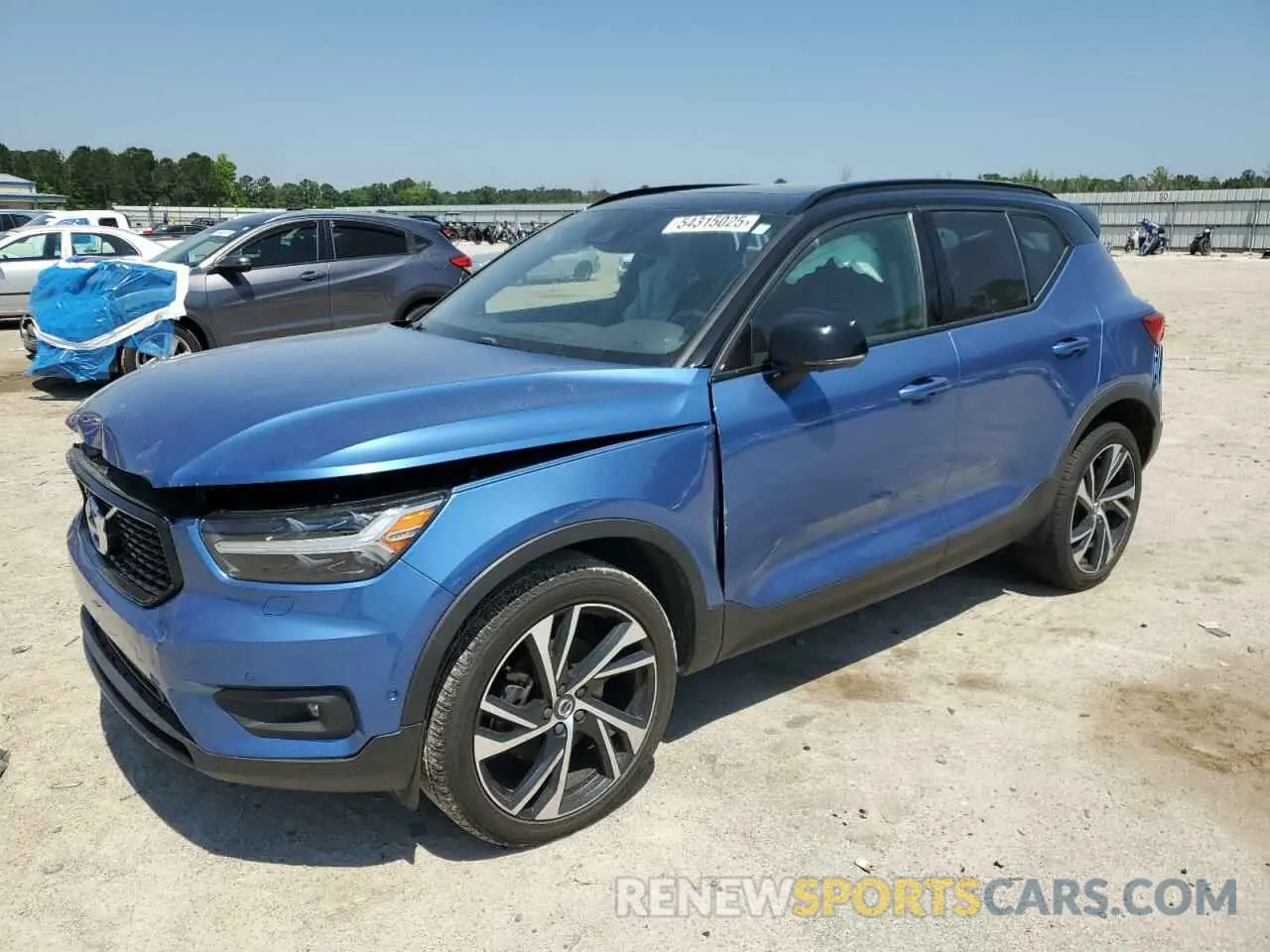 1 Photograph of a damaged car YV4162UM8L2190096 VOLVO XC40 2020