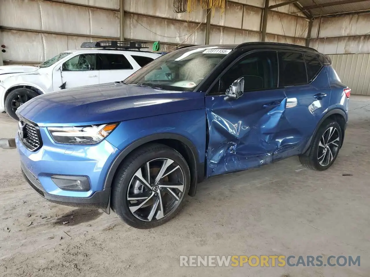 1 Photograph of a damaged car YV4162UM8L2321365 VOLVO XC40 2020