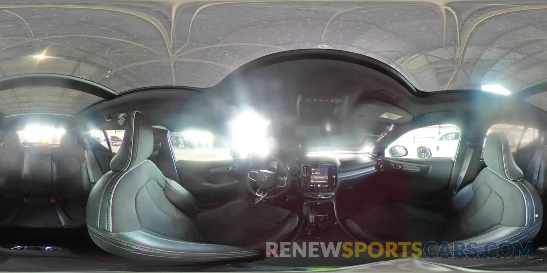 15 Photograph of a damaged car YV4162UM8L2321365 VOLVO XC40 2020
