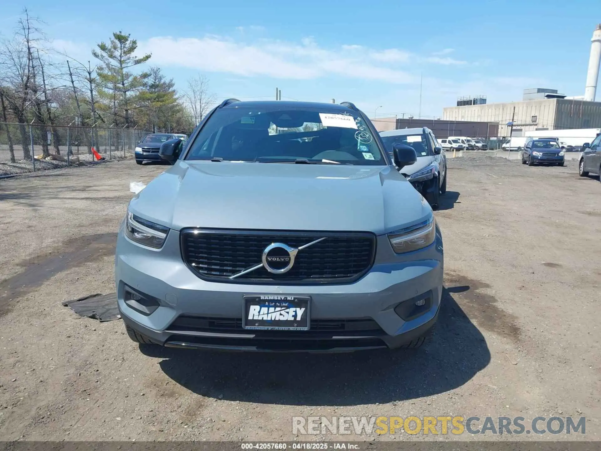 12 Photograph of a damaged car YV4162UM9L2348168 VOLVO XC40 2020