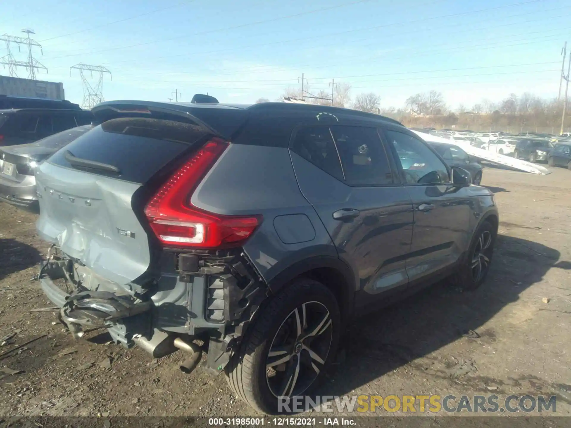 4 Photograph of a damaged car YV4162UMXL2243459 VOLVO XC40 2020