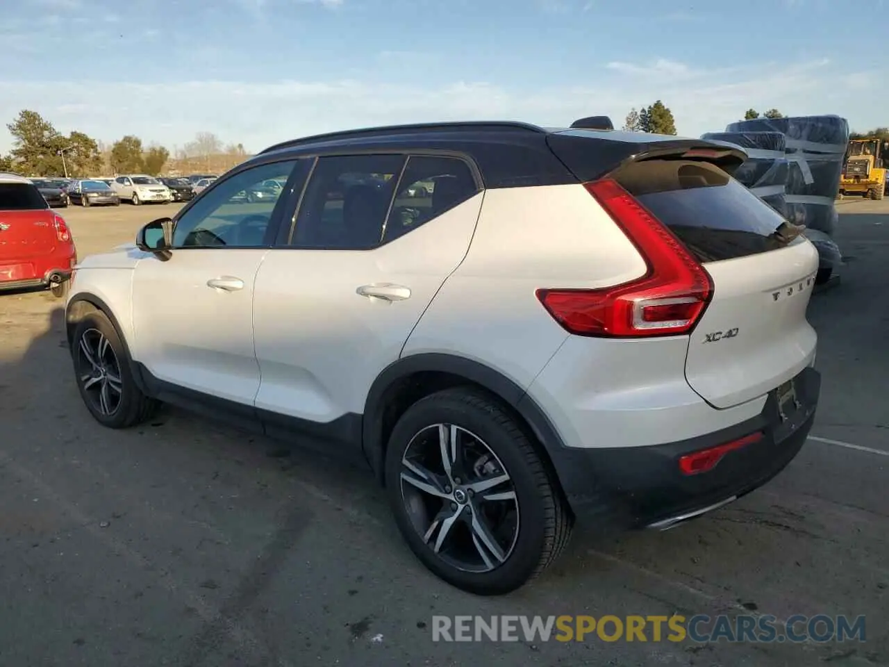 2 Photograph of a damaged car YV4162UMXL2319147 VOLVO XC40 2020