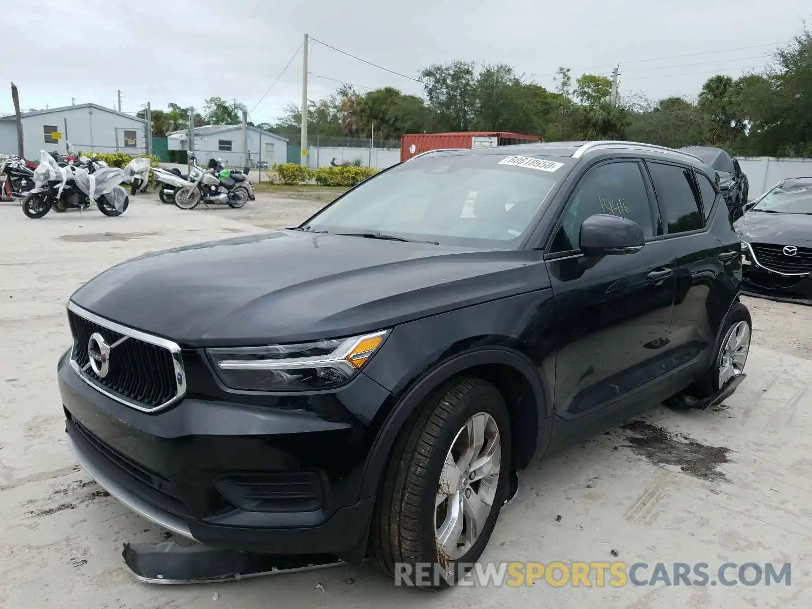 2 Photograph of a damaged car YV4AC2HK1L2209296 VOLVO XC40 2020