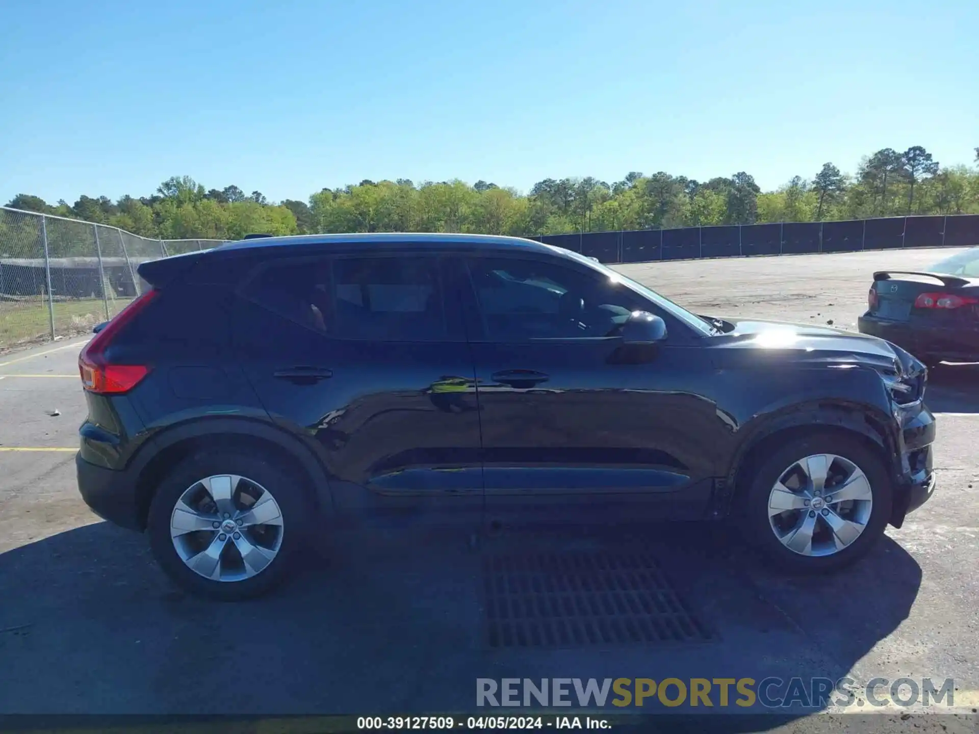 13 Photograph of a damaged car YV4AC2HK1L2279428 VOLVO XC40 2020