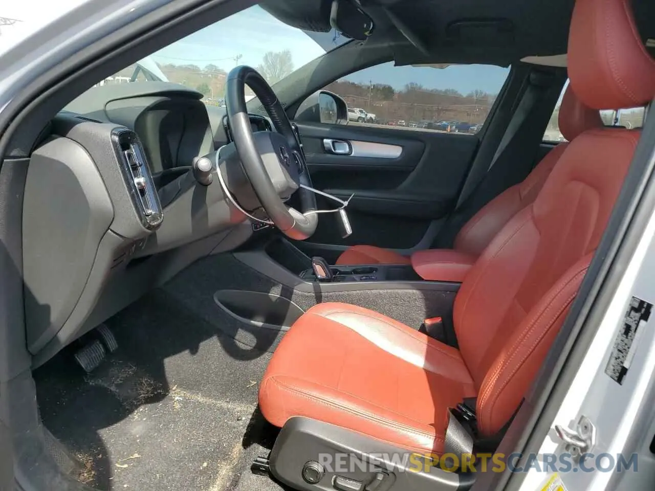 7 Photograph of a damaged car YV4AC2HK4L2338360 VOLVO XC40 2020