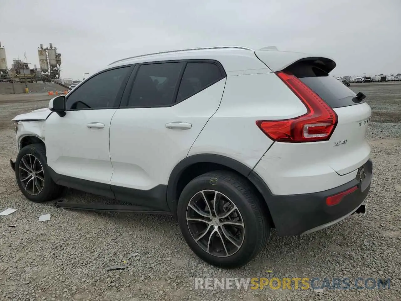 2 Photograph of a damaged car YV4AC2HK6L2247669 VOLVO XC40 2020