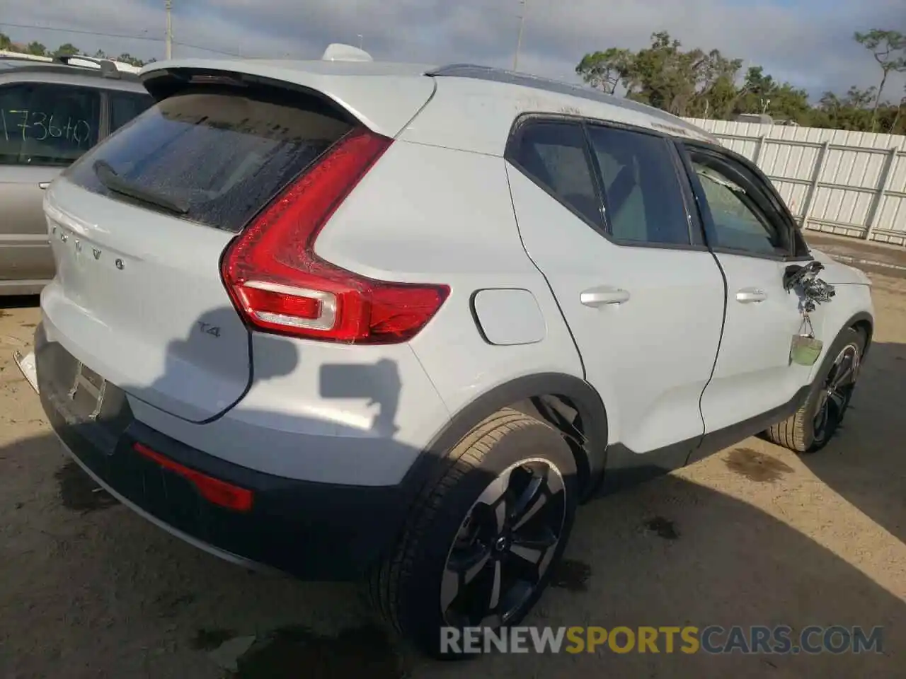 3 Photograph of a damaged car YV4AC2HK7L2301707 VOLVO XC40 2020