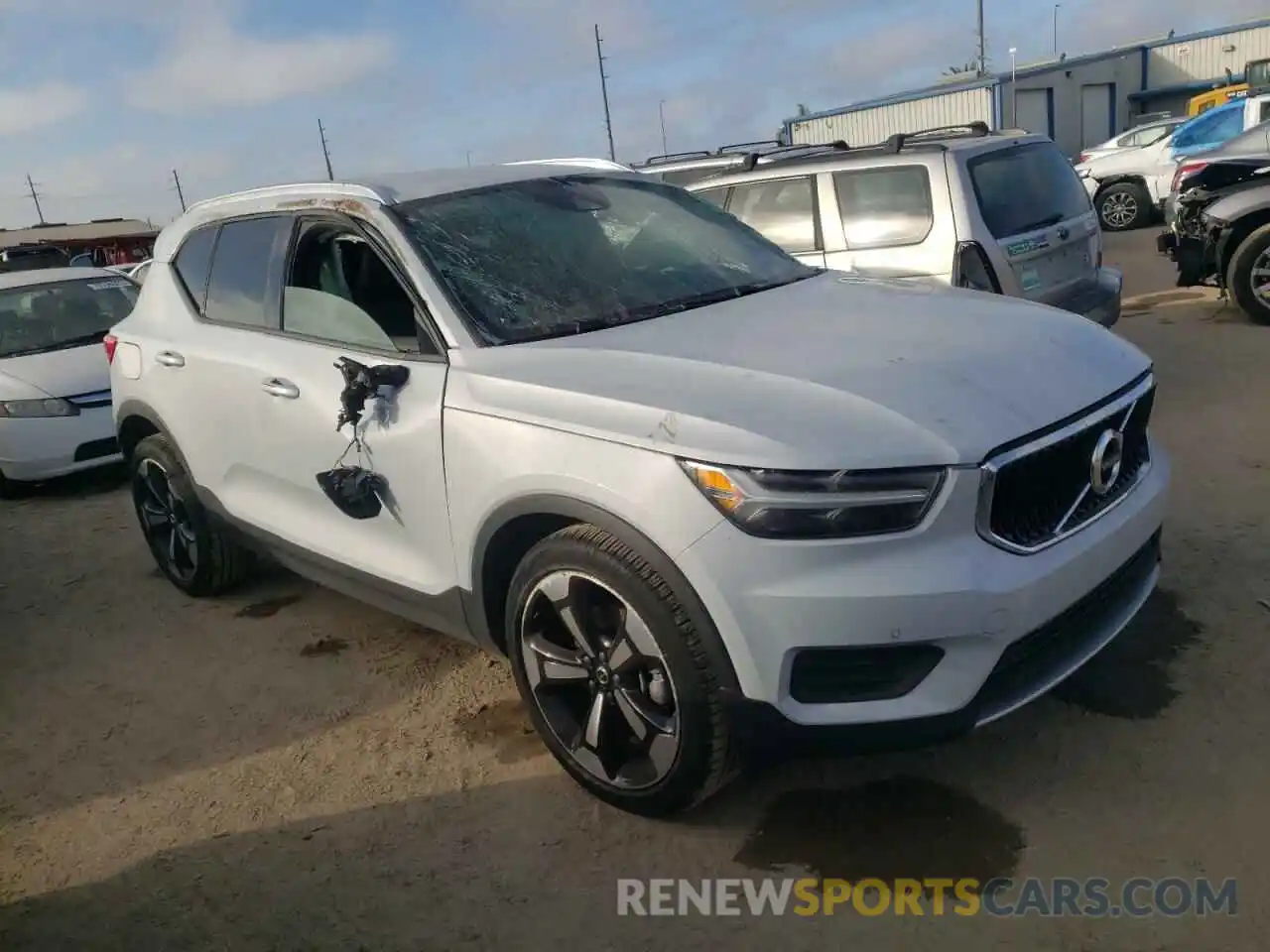 4 Photograph of a damaged car YV4AC2HK7L2301707 VOLVO XC40 2020